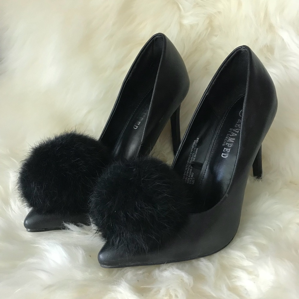 Revamped by Sirens Black Pompom Pumps, Size 7
